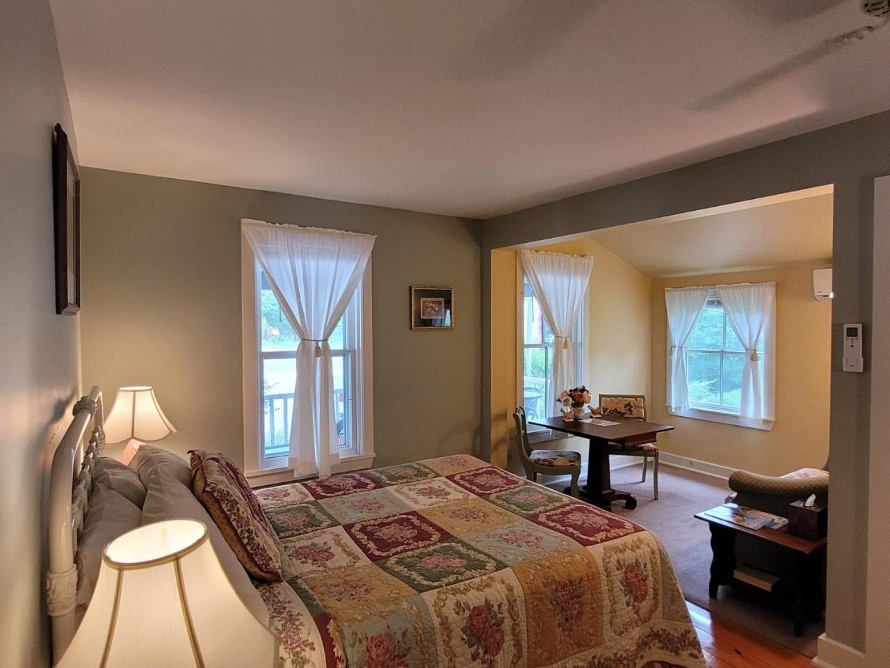 Sylvan Inn Bed & Breakfast Glen Arbor Esterno foto